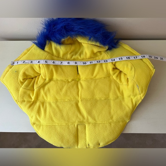 Quilted Coat with lots of thickness for warmth and fur trimmed hood. - Picture 6 of 8